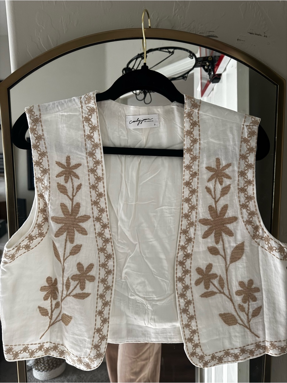 Carly Jean Los Angeles White Embroidered Floral Vest